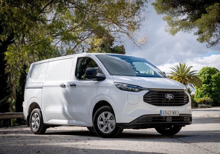 Ford Transit Custom 2025.