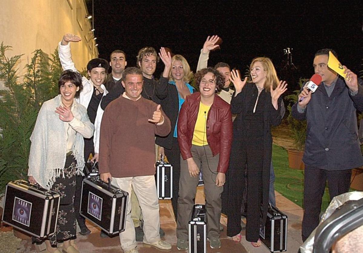 Los concursantes de la primera edición de GH. La malagueña, Silvia Casado, es la primera por la izquierda.
