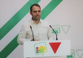 Toni Valero comparece ante los medios.