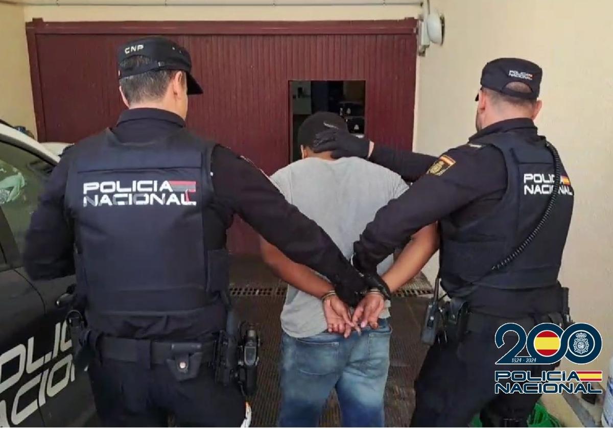 Fuerte despliegue en los juzgados de Fuengirola por un peligroso fugitivo buscado por tres delitos de asesinato