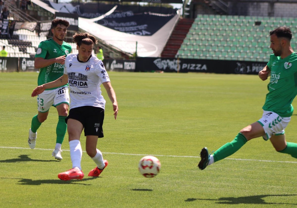 El Antequera cae con claridad en Mérida y se coloca quinto