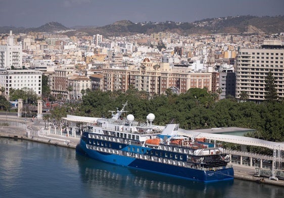 El primer crucero malagueño comienza a navegar desde el Palmeral