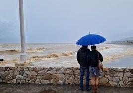 Este puente habrá que volver a sacar los paraguas en Málaga.
