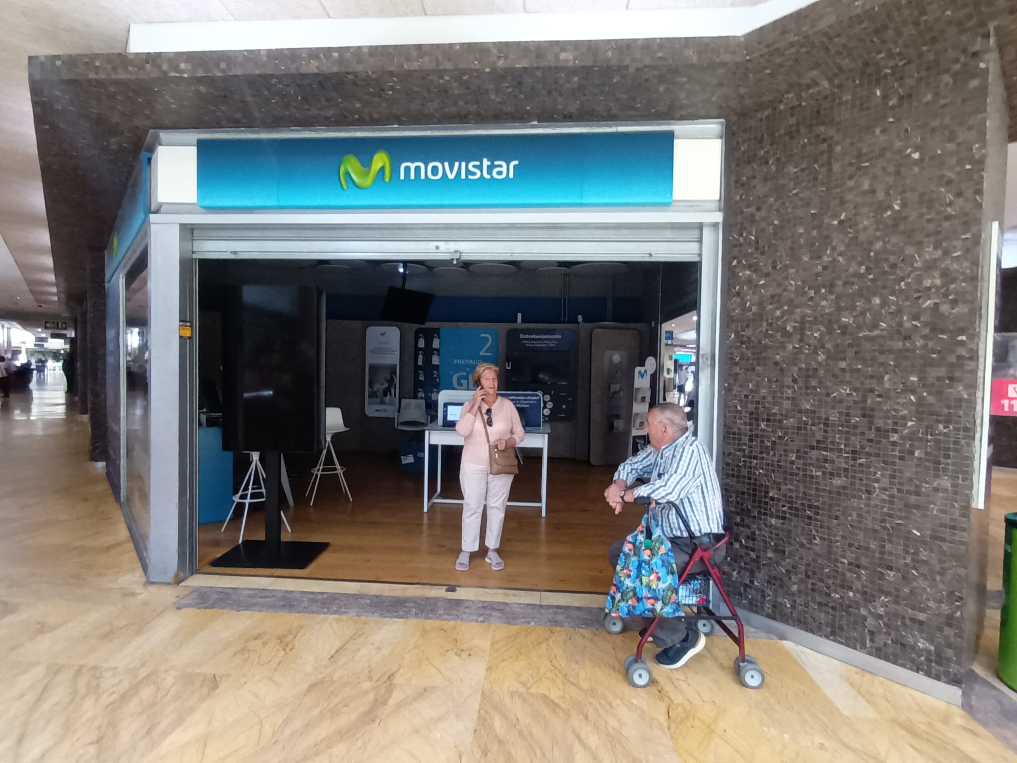 Tiendas sin luz afectadas por el gran apagón de este lunes en Málaga