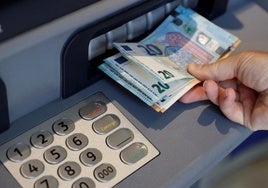 Bancos en Málaga cierran sucursales y cajeros