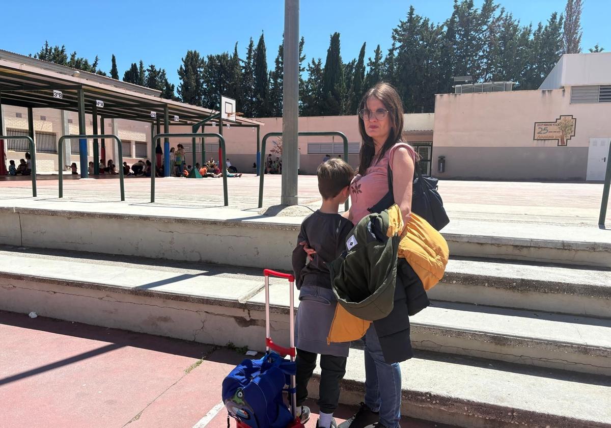 «Me ha pillado en Teatinos trabajando y he estado andando una hora para poder recoger al niño»
