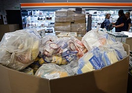 Comida echada a perder en un supermercado.