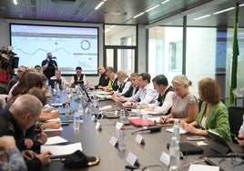 Un momento de la reunión del lunes entre representantes de la Junta y de la Delegación del Gobierno en Andalucía.