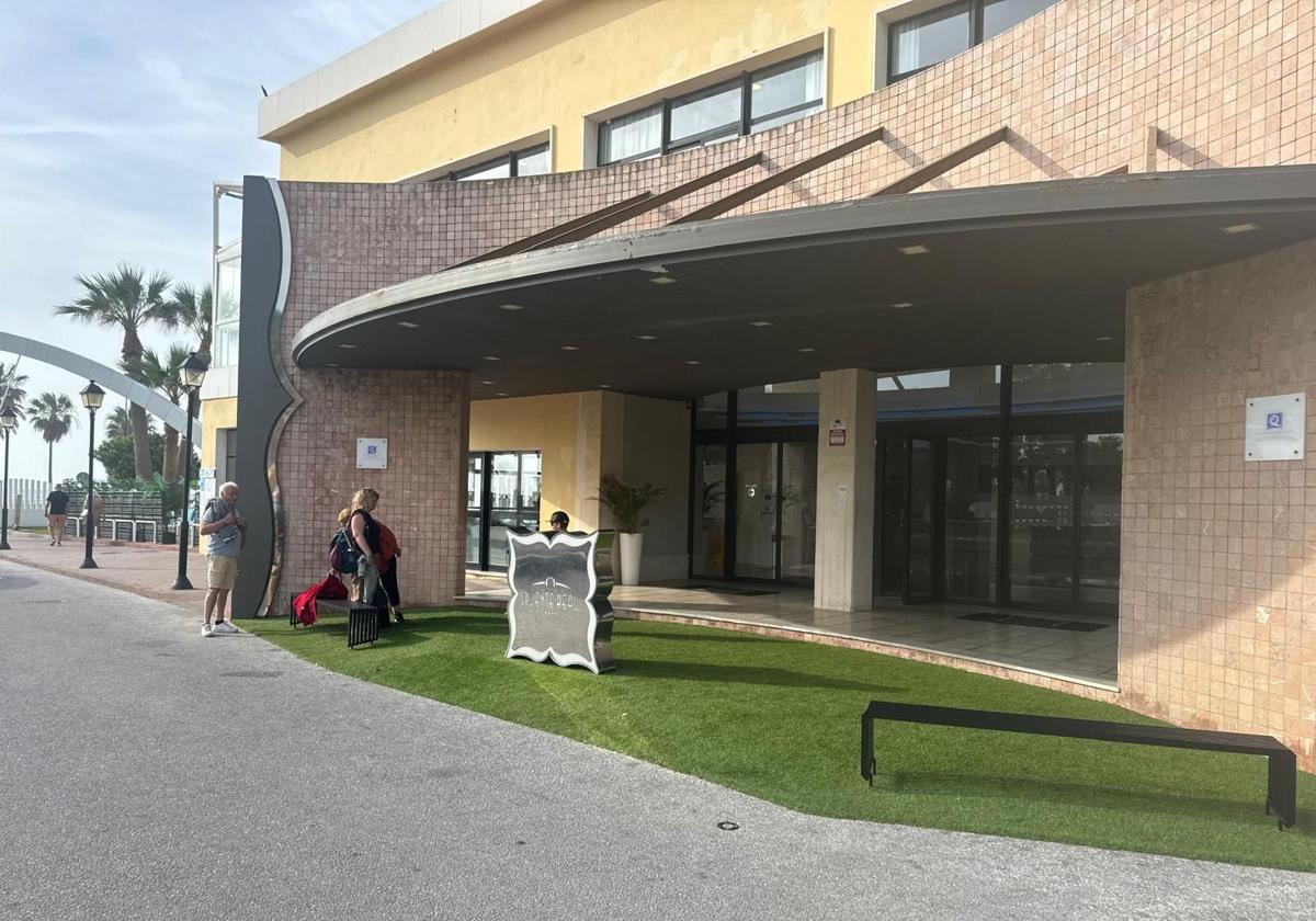 Una joven da a luz en la recepción de un hotel de Torremolinos durante el apagón