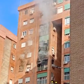 Un incendio en una séptima planta de la avenida de Europa deja unos 20 afectados, la mitad evacuados al hospital, y un perro muerto