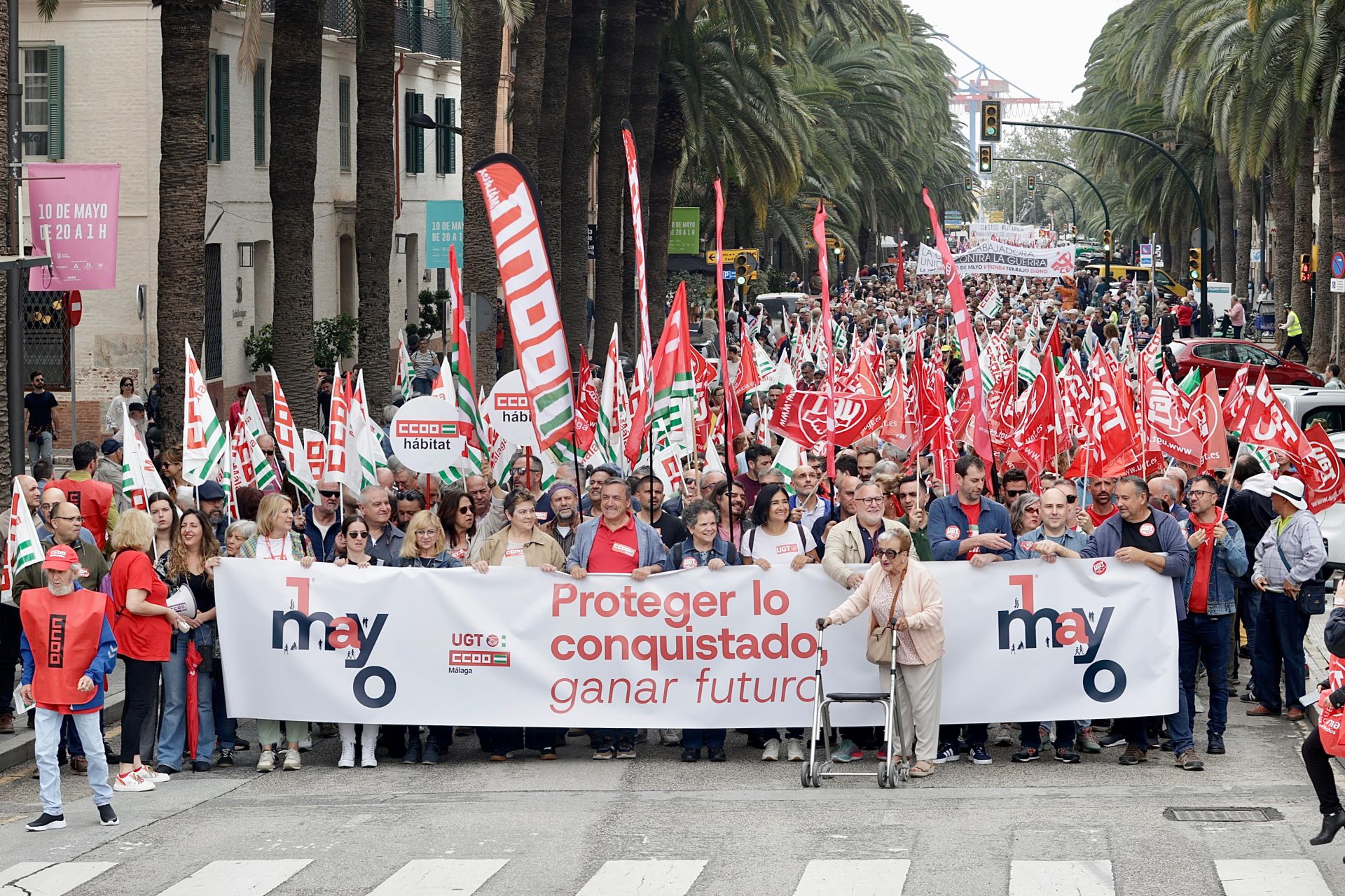 Manifestación del Primero de Mayo: miles de personas salen a la calle en Málaga