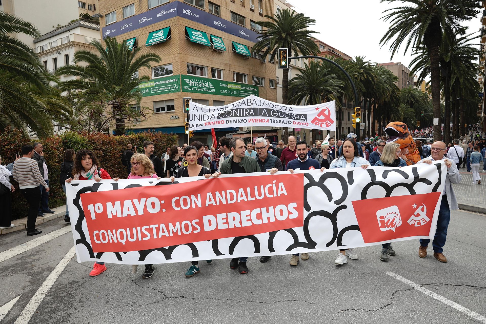 Manifestación del Primero de Mayo: miles de personas salen a la calle en Málaga