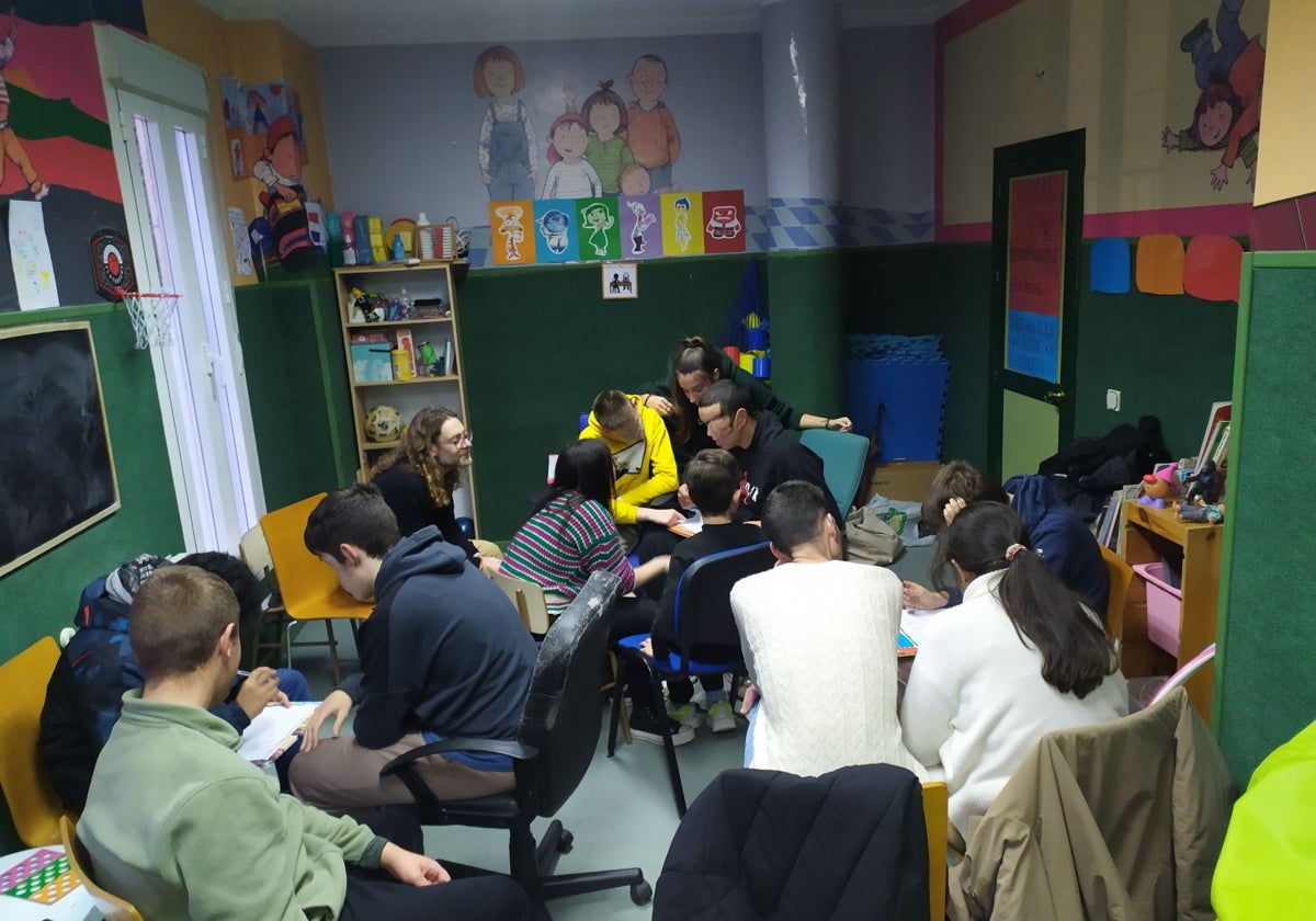 Doce horas sin parar por el autismo: una escuela para toda la familia