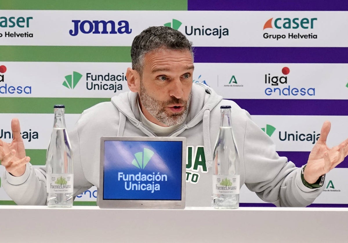 Ibon Navarro, durante la rueda de prensa que ofreció este viernes.