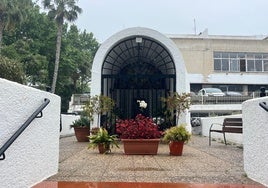La capilla de la Virgen del Carmen de La Bajadilla se encuentra sin la imagen tras los robos sufridos.