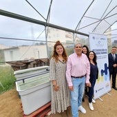 Marta Domínguez, Sergio Díaz, Laura Pardo, Elena Bañares, Francisco Franco, Gustavo Calero y Francisco Rodríguez, en el invernadero.