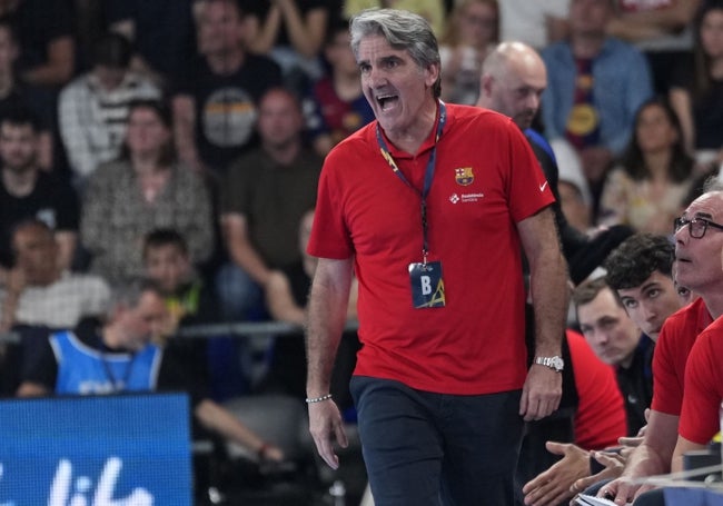 Ortega, desde la banda en el duelo ante el Pick Szeged del jueves.
