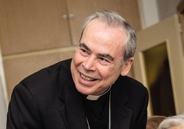 La salud del obispo de Málaga mejora por tercer día consecutivo dentro de la gravedad