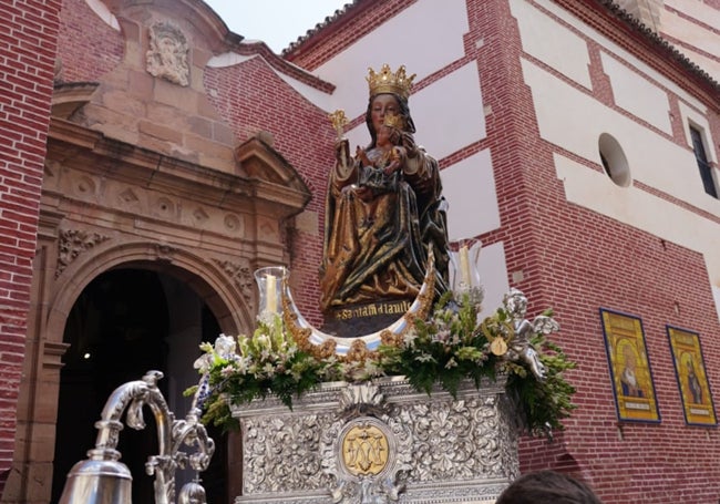 La Virgen de la Victoria, a su salida desde los Mártires.