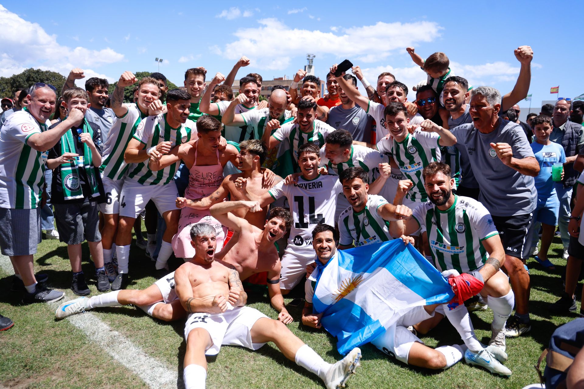 El Torremolinos hace historia con su ascenso a Primera RFEF: la victoria en fotos