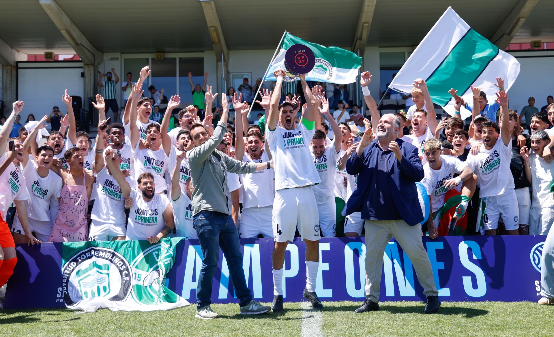 El Torremolinos hace historia con su ascenso a Primera RFEF: la victoria en fotos