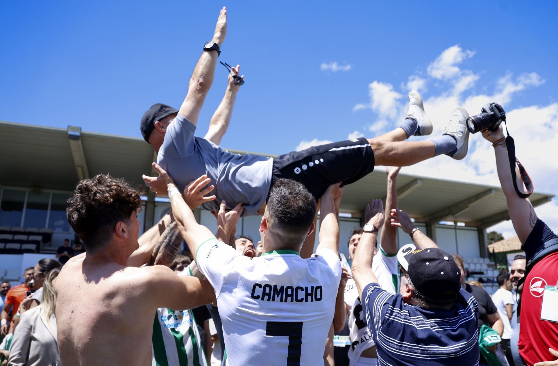 El Torremolinos hace historia con su ascenso a Primera RFEF: la victoria en fotos