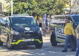 La Policía Local, en la plaza Costa del Sol.