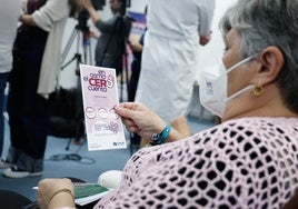 Una de las asistentes a la jornada sobre asma que se ha celebrado hoy en el Clínico.