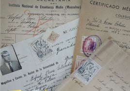 Documentos del expediente académico de bachiller de Pérez Estrado, en el archivo del Instituto de Martiricos.