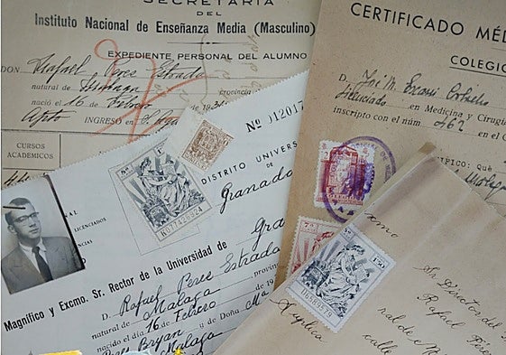 Documentos del expediente académico de bachiller de Pérez Estrado, en el archivo del Instituto de Martiricos.