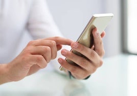 Prisión para la directora de una guardería por entrar al grupo de whatsapp de las empleadas, con las que tenía un conflicto laboral