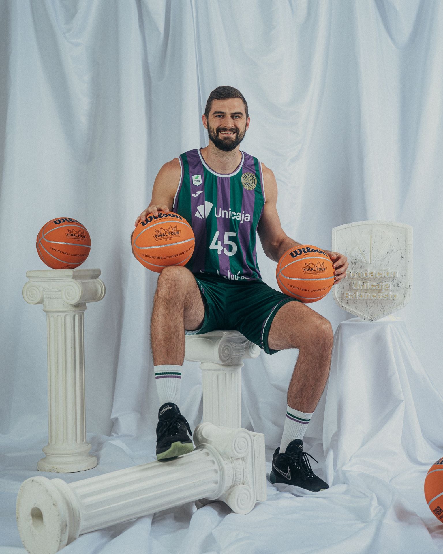 La sesión oficial de fotos del Unicaja para la Final Four de Atenas
