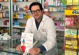 'El frío no resfría': un farmacéutico malagueño desmonta en un libro los mitos y bulos sanitarios