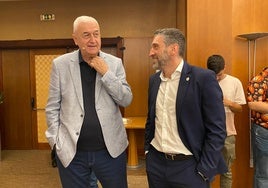 Dragan Sakota e Ibon Navarro, antes de la presentación de la Final Four.