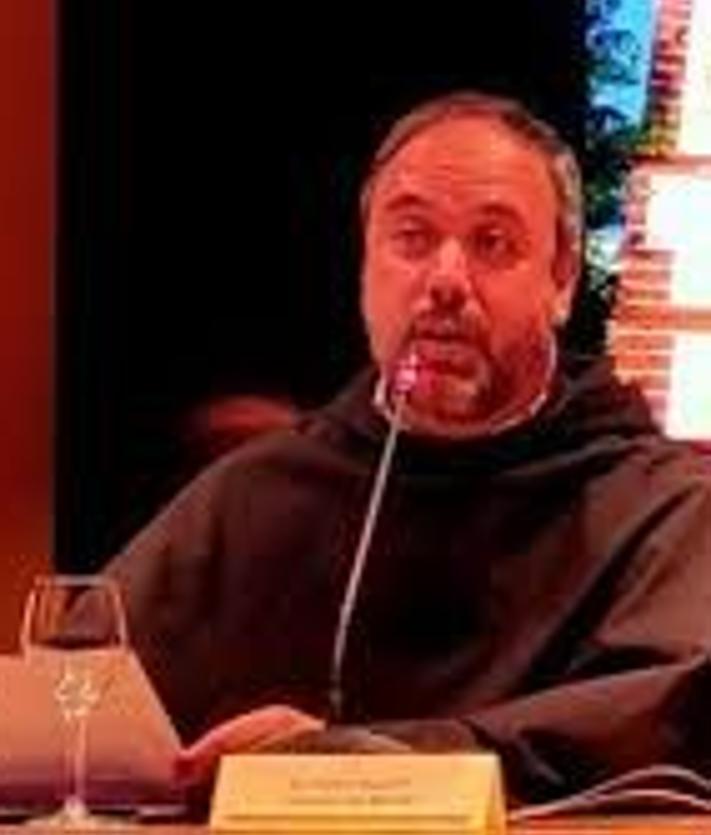 Imagen secundaria 2 - Padre Manrique. Imagen del Padre Javier con el nuevo Papa. Por último, imagen del Padre Agustín Herrero