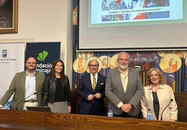 Gonzalo León, Emilia Garrido, José Antonio Trujillo, José Carlos Garín y Mari Luz Reguero, en la Agrupaciòn el pasado jueves