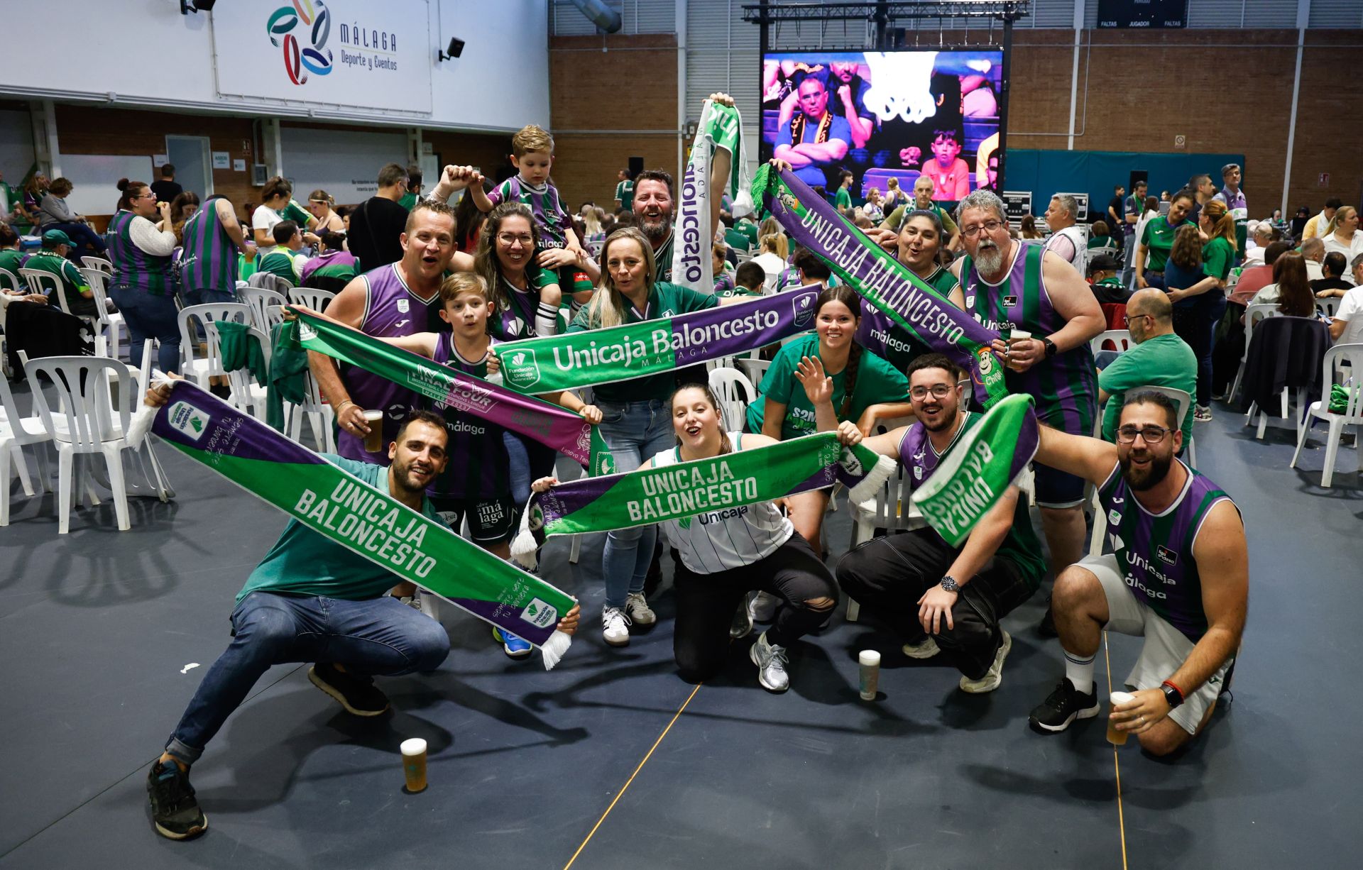 La marea verde en el pabellón Martín Urbano frente al AEK, en imágenes
