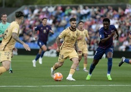 El Málaga cae en Elda y deberá esperar una jornada más para cerrar la permanencia (1-0)