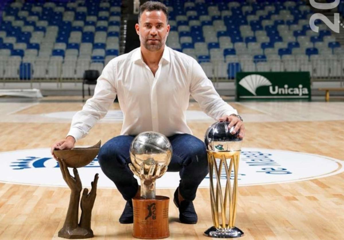 Conferencia de Carlos Cabezas sobre baloncesto y valores del deporte en Rincón de la Victoria