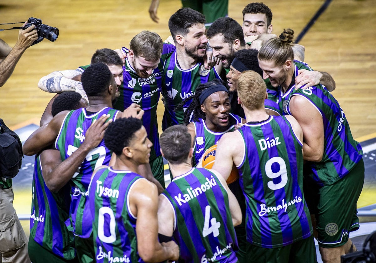 Los jugadores celebran la victoria ante el Galatasaray.