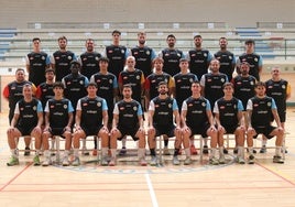 La plantilla del Trops de esta temporada, en la que habrá ocho jugadores que no continuarán la próxima campaña.