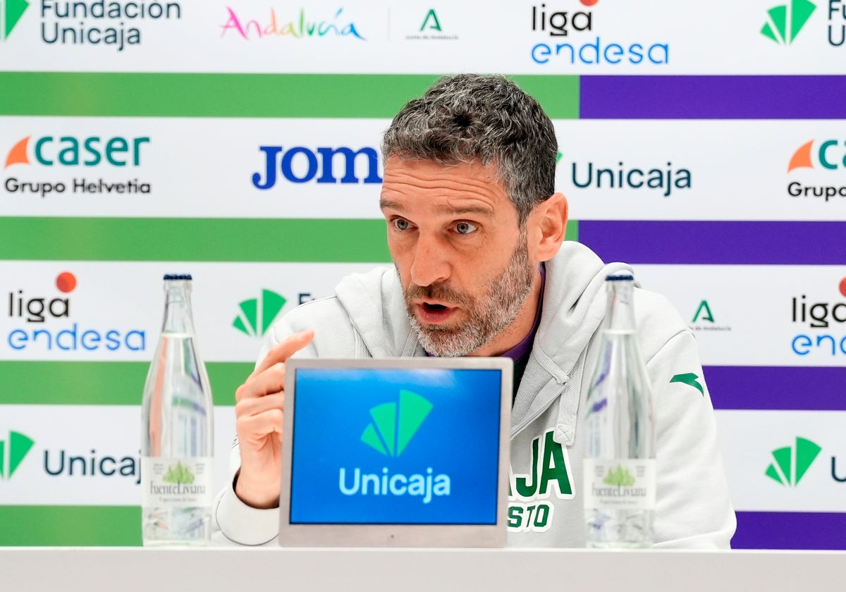 Ibon Navarro, durante la rueda de prensa que ofreció este viernes.