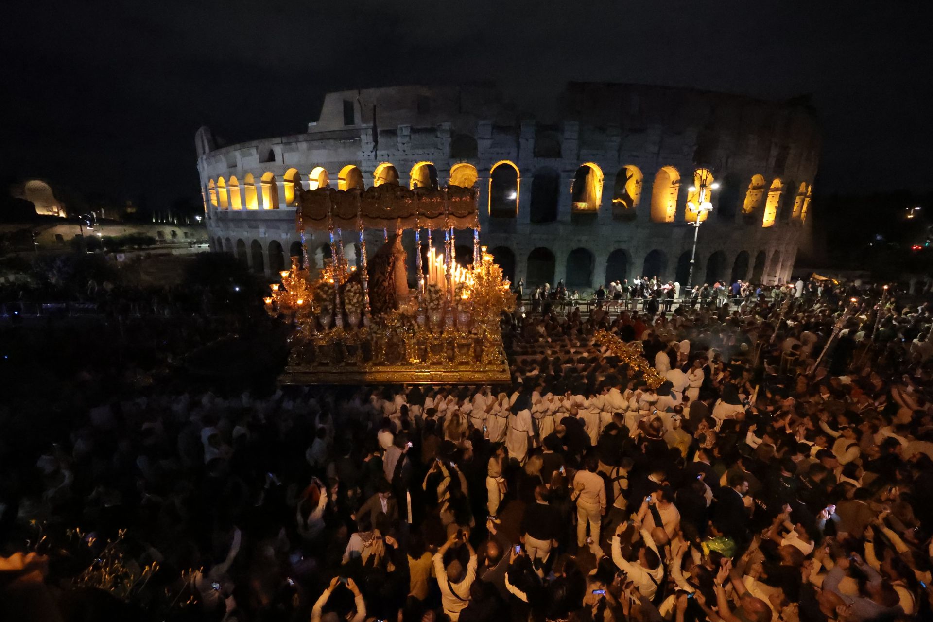 La Gran Procesión de la Esperanza en Roma, en imágenes