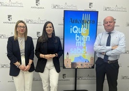 Las tenientes de alcalde Elena Melero y Ana Cebrián y el alcalde Manuel Barón