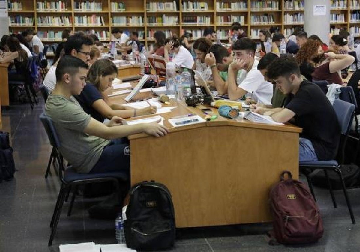 La UMA amplía los horarios de sus bibliotecas para los exámenes de verano