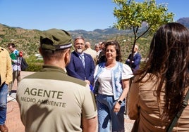 La consejera de Sostenibilidad, Medio Ambiente y Economía Azul, Catalina García, en el Parque Nacional Sierra de las Nieves.