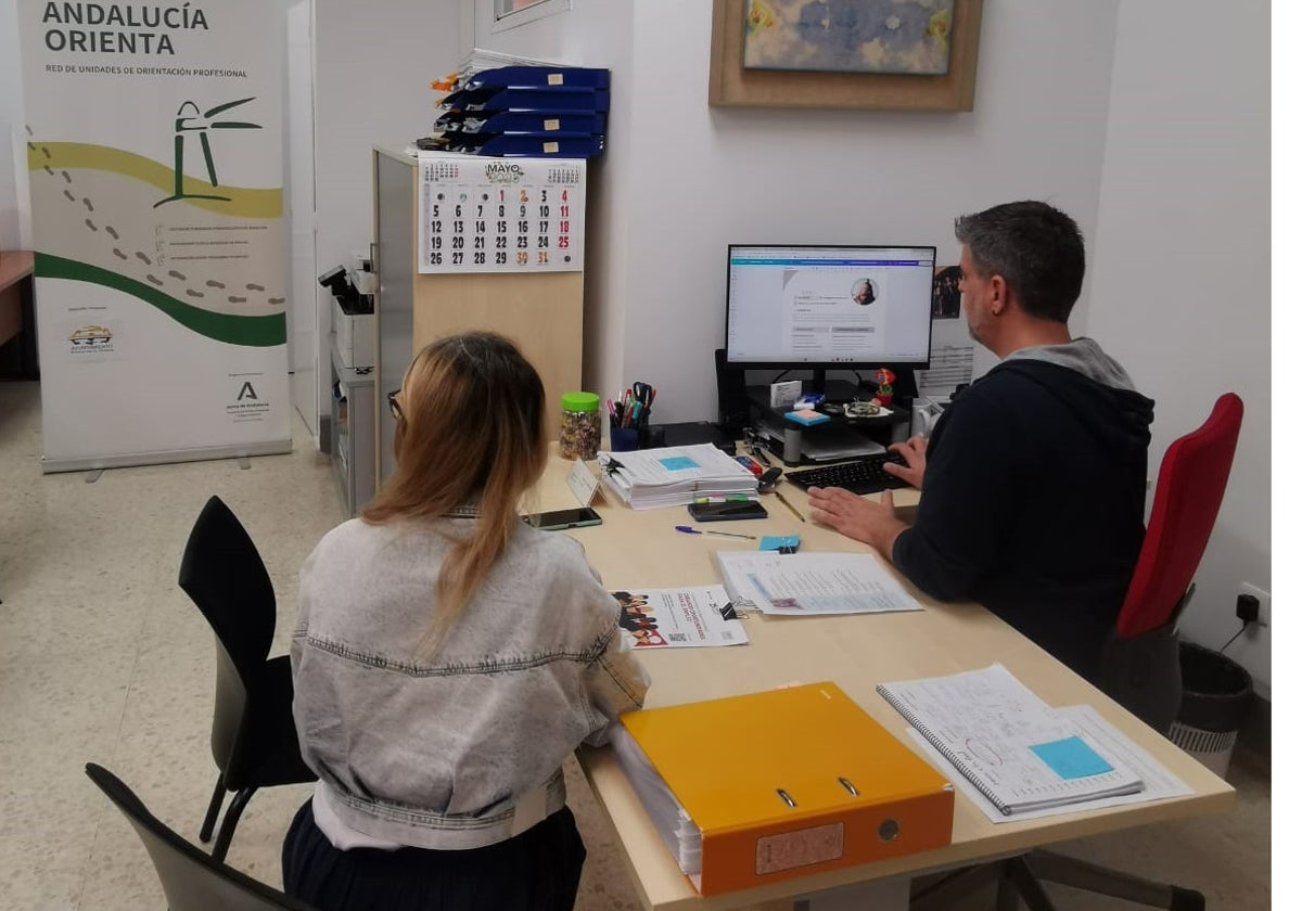 Andalucía Orienta atiende a más de trecientas personas en Rincón de la Victoria