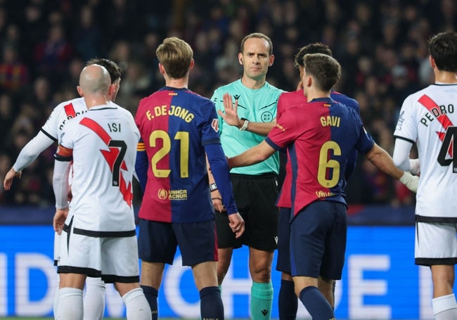 Melero López, en un Barcelona-Rayo Vallecano.