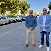 Los ediles Jesús María Claros y Jesús Carlos Pérez Atencia, en la zona donde se actuará.