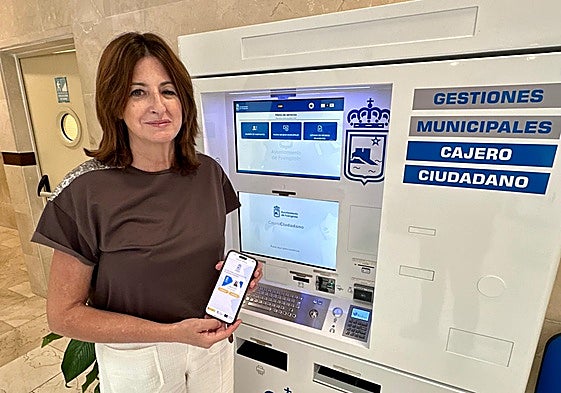 La concejal de Innovación explica el nuevo servicio.